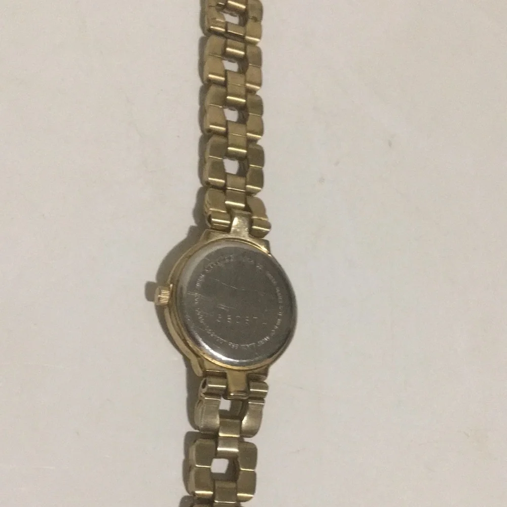 Gold Chain Link Watch - Picture 3 of 4